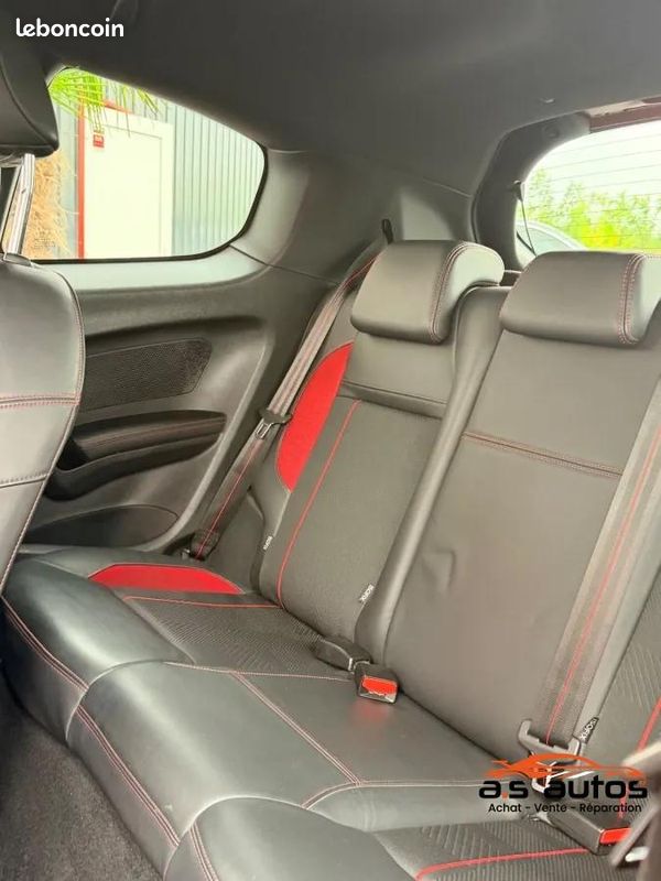 Peugeot 208 1.6 THP 200 GTI / GPS / CUIR / SPORT / (image 17)