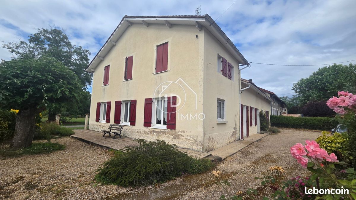 Maison 6 pièces 138 m² · à Ménesplet · 138 m² · 159 000 €