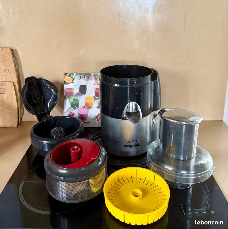 Magimix Juice Expert 3 - Extracteur De Jus Blanc (occasion) Avec Mug Et Livre De Recettes