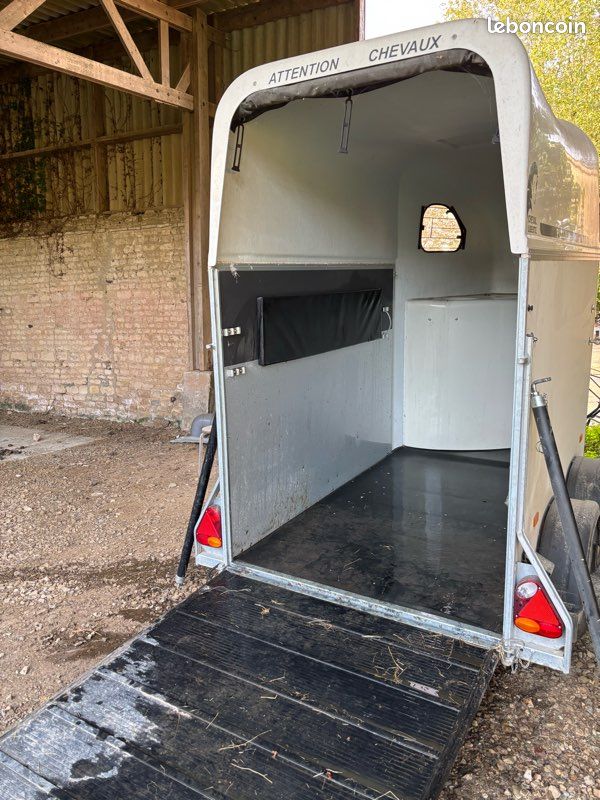 À VENDRE – Van à Cheval Cheval Liberté – 1,5 place – Gold One WL