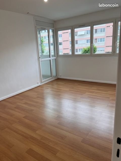 Appartement 3 pièces 61 m² · à Ris-Orangis · 61 m² · 124 000 €