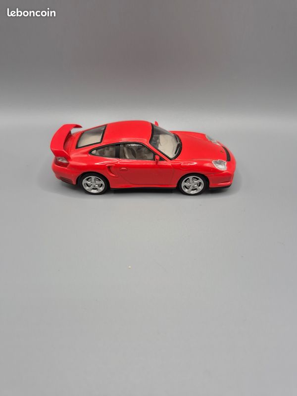 UT Models 1/18 Porsche 911 GT2 Rouge – Diecast Occasion Avec Boîte, Collection 14+