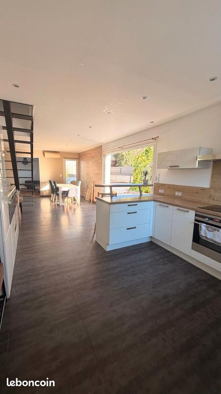Maison 4 pièces 121 m² · à Saint-Jean-de-Védas · 121 m² · 2 350 €/mois