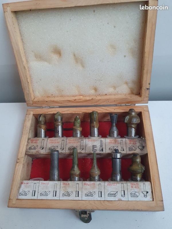 Boite en bois de fraises de menuisier diamètre 10 (image 1)