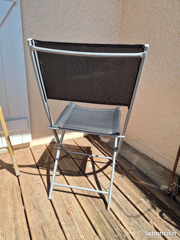 Structure de chaise très solide. Recoudre l assise (image 3)