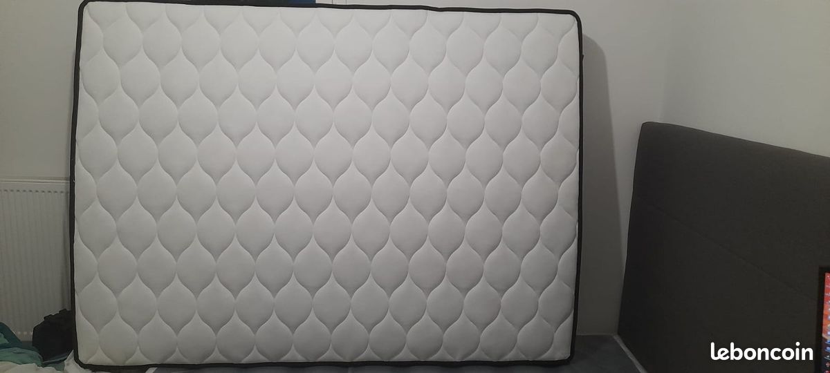 Lit complet : Matelas + Sommier avec 4 pieds (image 1)