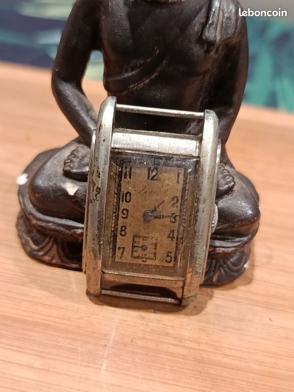MONTRE LIP DIAM. 26.40 mm UN ANCIEN CADRAN EN METAL STOCK LIP