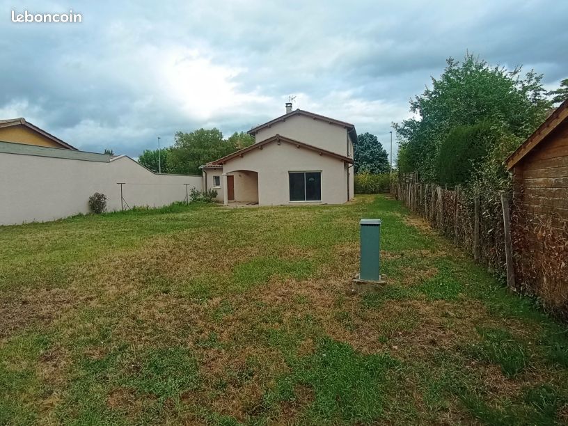 Maison 6 pièces 140 m² · à Brindas · 140 m² · 1 980 €/mois