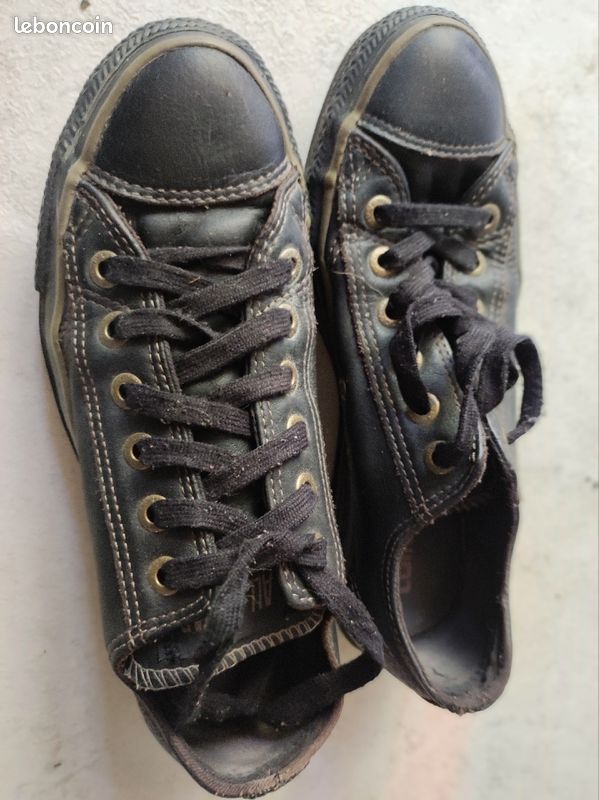 Converse (image 1)