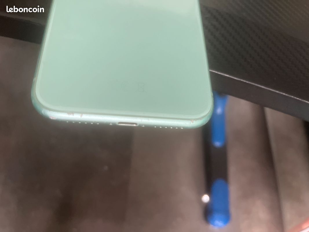 IPhone 11 vert 64g (image 4)