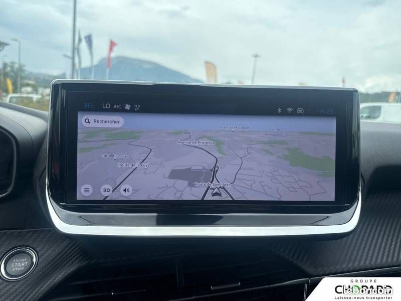 Peugeot 2008 Hybrid 145 e-DCS6 Allure (image 8)