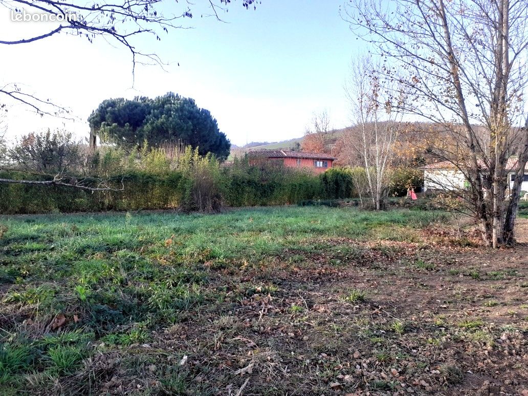 Terrain 742 m² · à Mézens · 90 000 €