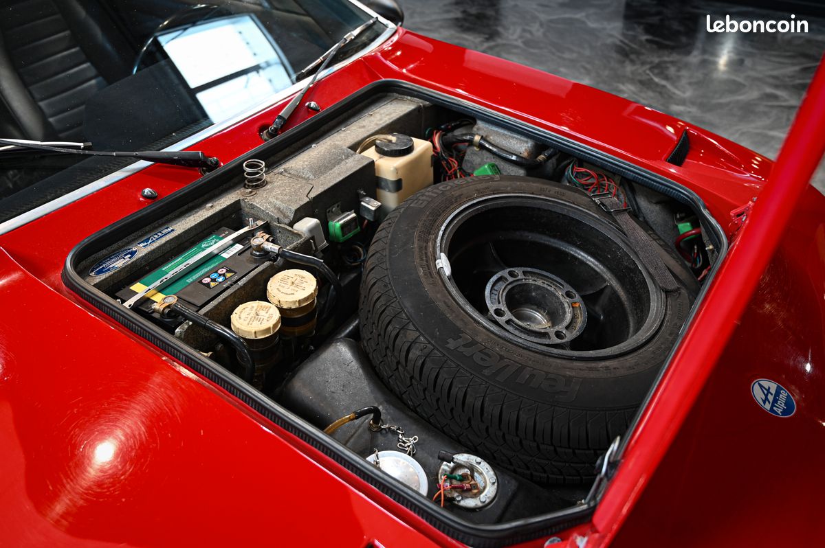 ALPINE A310 1600 VF 4 cylindres 125ch BVM5 / Conversion carburateurs 45 Weber / Rouge / Intérieur cuir noir / N° série 21532 (image 14)