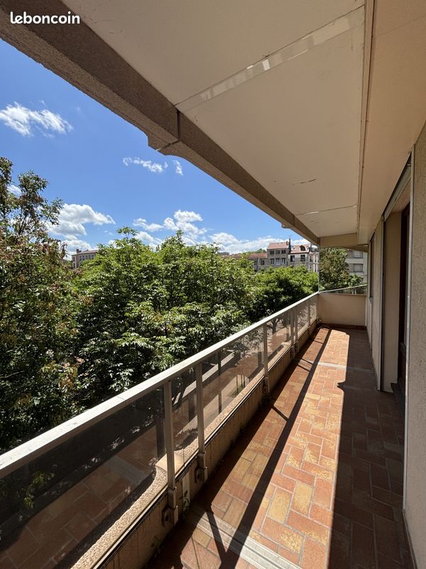 Appartement 2 pièces 52 m² · à Saint-Étienne · 52 m² · 59 000 €