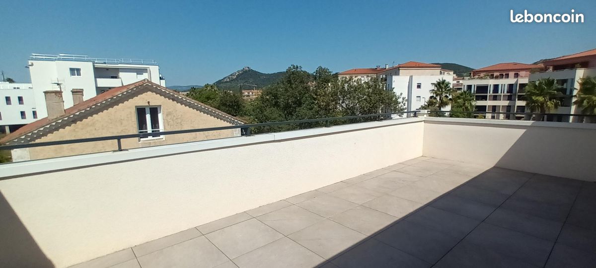 Appartement 3 pièces 59 m² · à Hyères · 59 m² · 1 096 €/mois