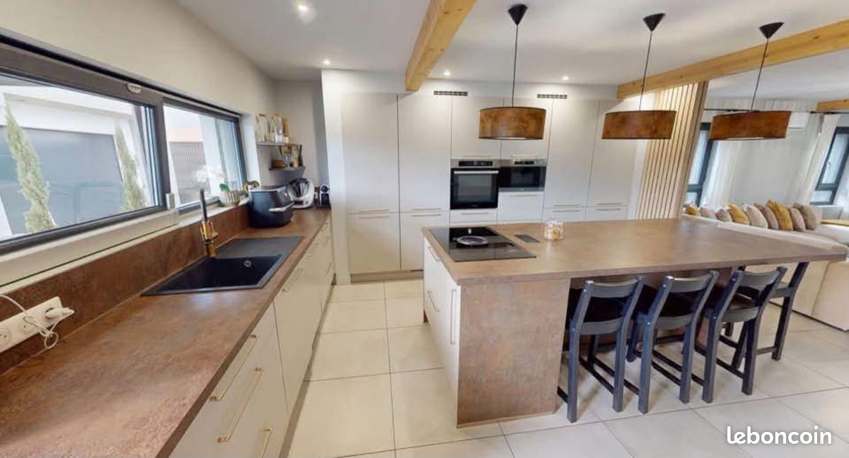 Maison 5 pièces 100 m² · à Grézieu-la-Varenne · 100 m² · 1 290 €
