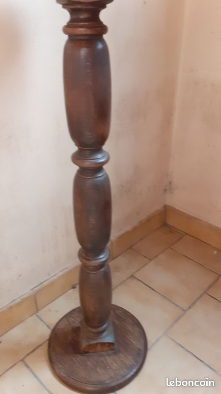 Colonne ou guéridon haut, en bois massif, plateau rond (image 3)