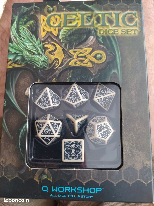 Celtic Dice Set (image 1)