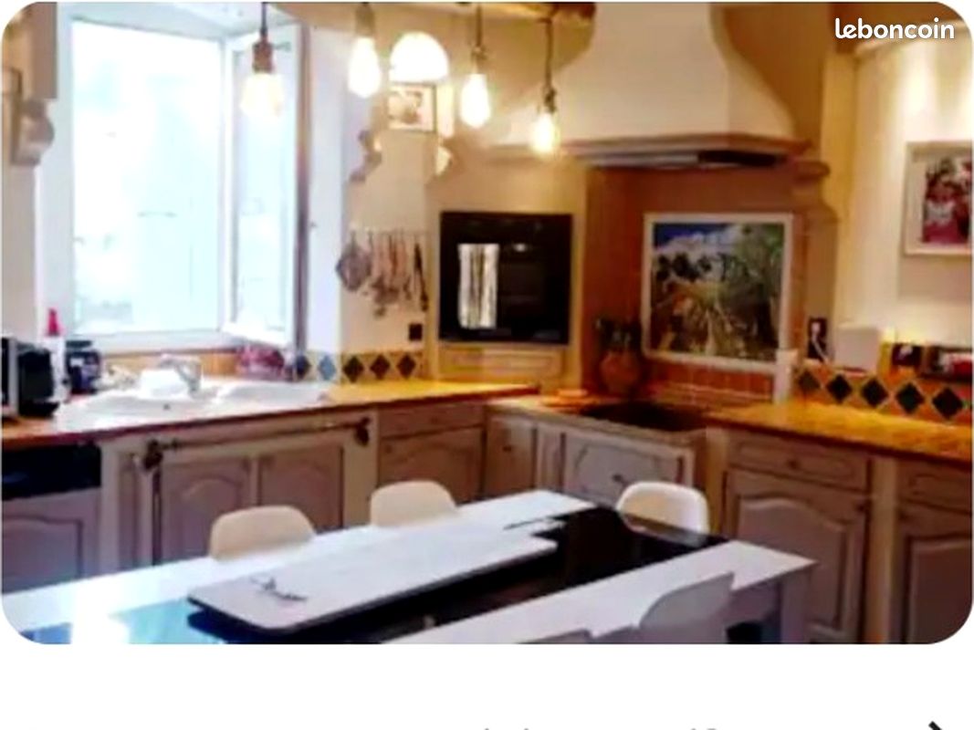 Maison de village · à Baix · 1 300 €/mois