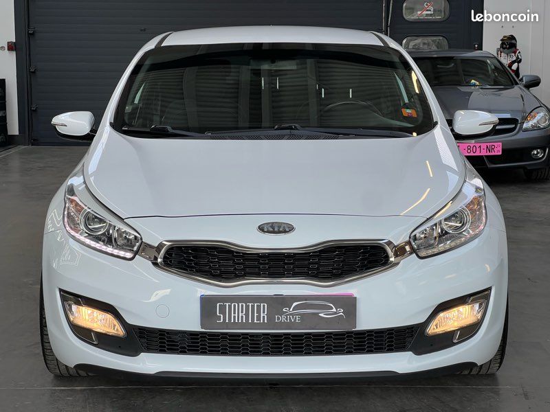 🟢 Kia Ceed Coupe 1.4 GDI 100ch Style "108000km-GPS" (image 2)