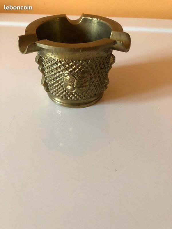 Cendrier en bronze (image 6)