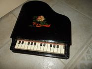 ANCIEN JOUET MAISON DE POUPEE PIANO A QUEUE