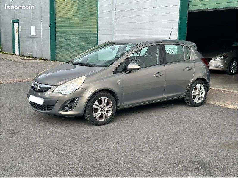 Opel Corsa Phase 2 1.2 i 86 CV Easytronic « boîte automatique » (image 2)