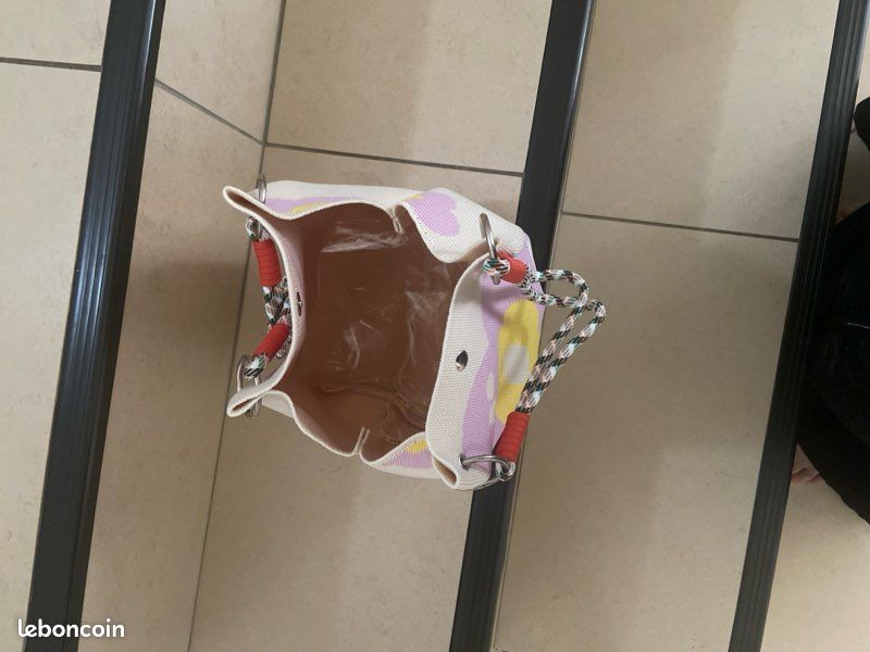 Un sac à main (image 2)