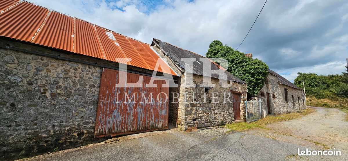 Maison 8 pièces 150 m² · à Crennes-sur-Fraubée · 150 m² · 22 990 €