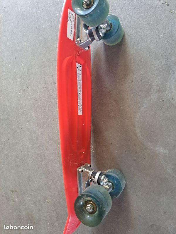 Skateboard (image 2)