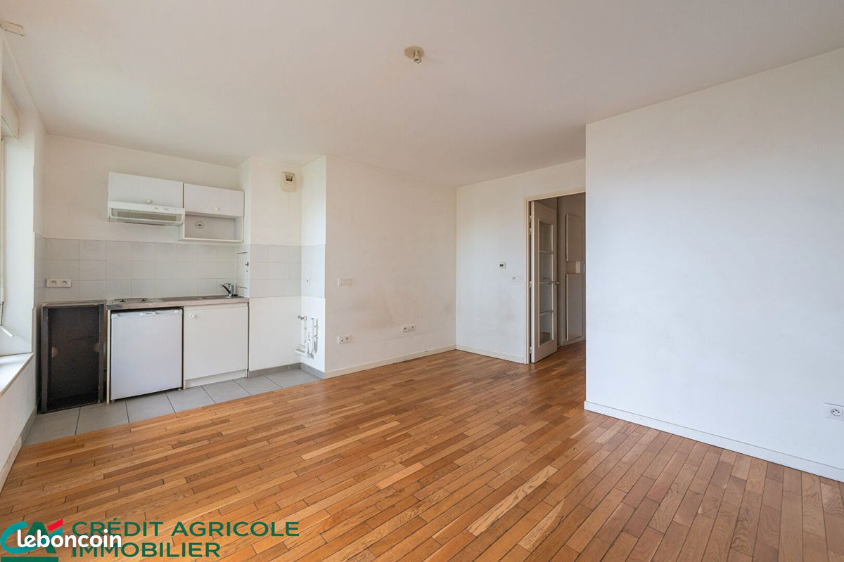 Appartement 1 pièce 28 m² · à Courbevoie · 28 m² · 219 000 €