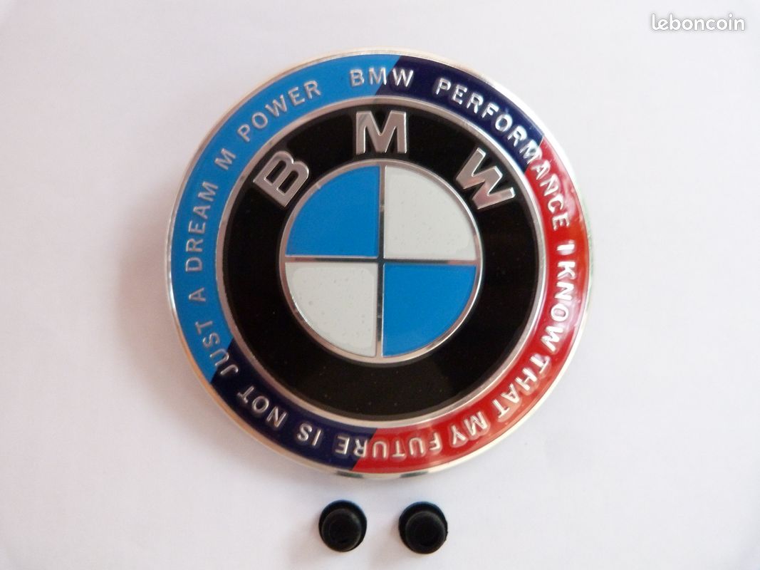 Logo BMW 82mm capot E34 E36 E39 E46 E60 E90 E92 50e Anniversaire+ 2 oeillets de fixation (image 1)