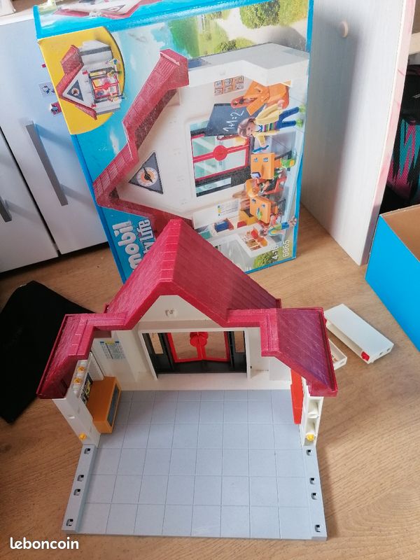 École Playmobil (image 1)
