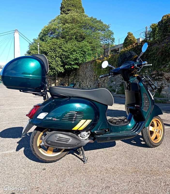 Vespa Gts 300 Hpe Racing Sixties Vespa 300 Gts Racing Sixties Motos
