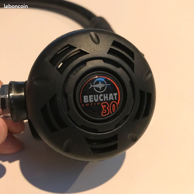 Détendeur De Plongée Beuchat Complet – Occasion, Fonctionnel, Marques D'usage