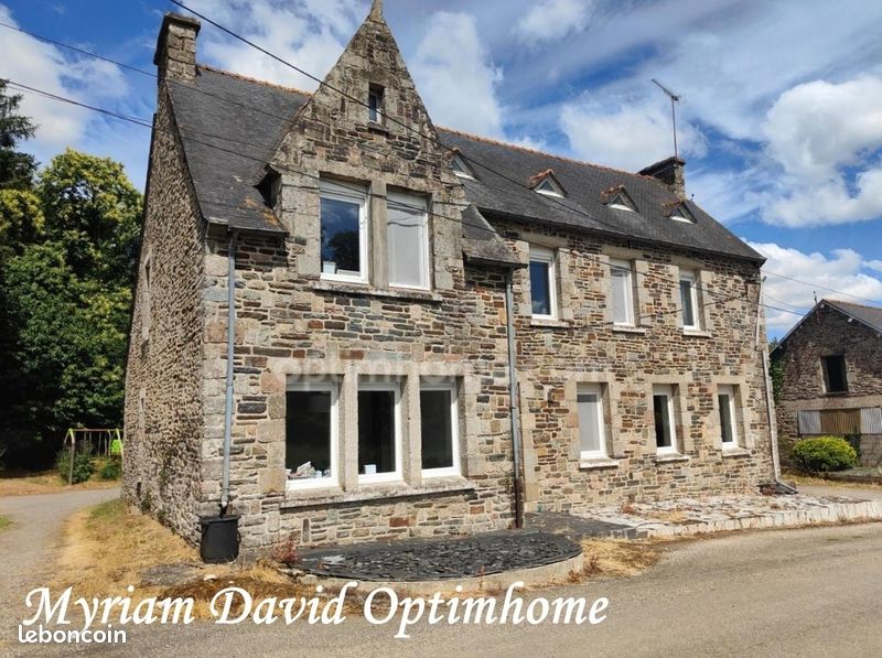 Maison 5 pièces 166 m² · à Plouguernével · 166 m² · 169 600 €
