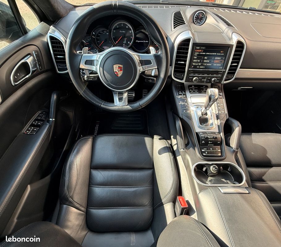 Porsche cayenne 4.8 v8 turbo 500ch / full options (image 30)