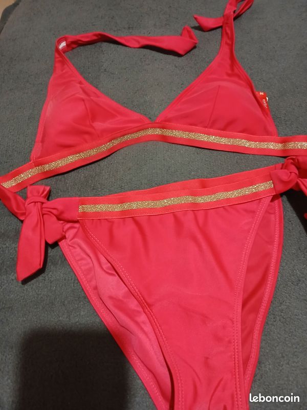 Maillot neuf jamais porté taille S (image 1)