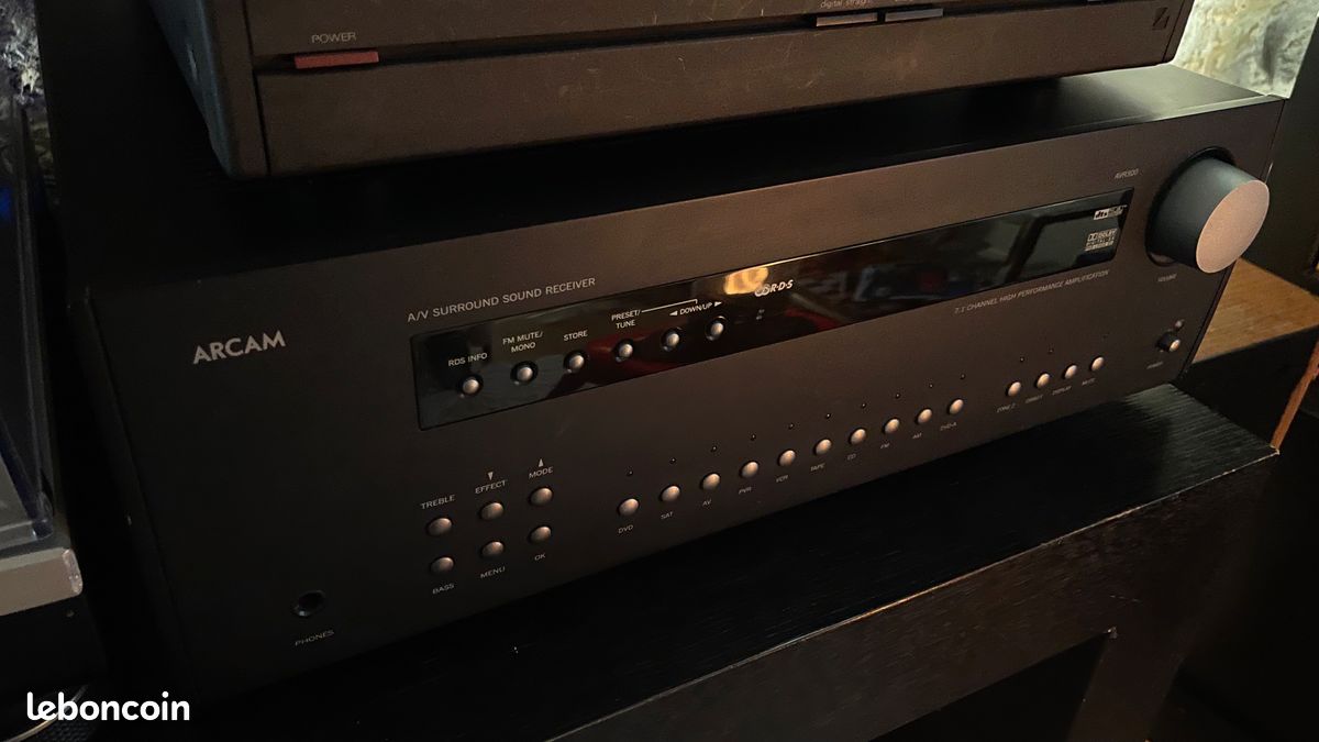Préamplificateur processeur Arcam AV41| Noir et Blanc