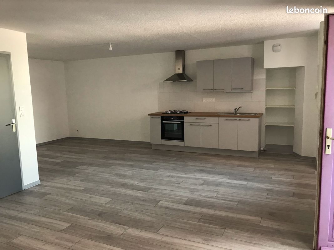 Appartement 3 pièces 82 m² · à Lons-le-Saunier · 82 m² · 720 €