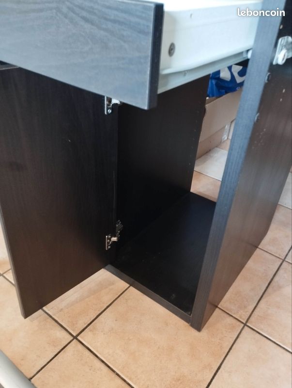Vente ou échange - Bureau Micke Ikea état satisfaisant (image 4)
