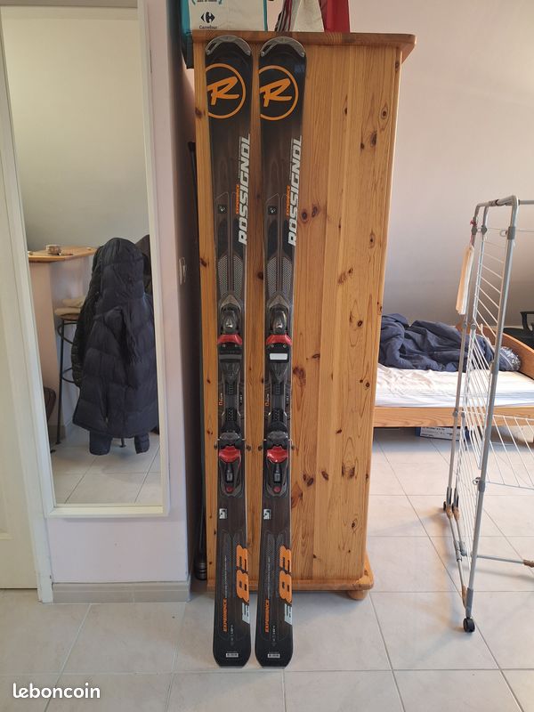 Ski alpin 184cm + chaussures 28,5 + bâtons (image 1)