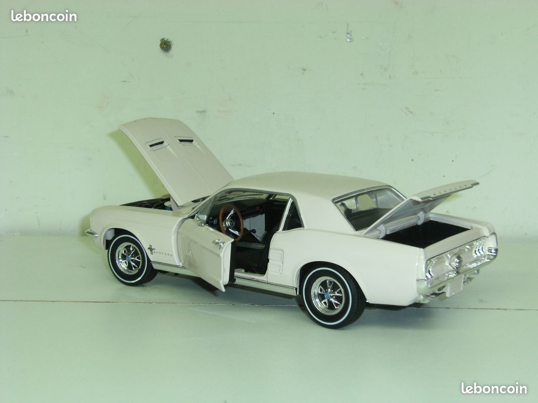 GREENLIGHT COLLECTIBLES - Ford Mustang Coupe - 1967-1/18