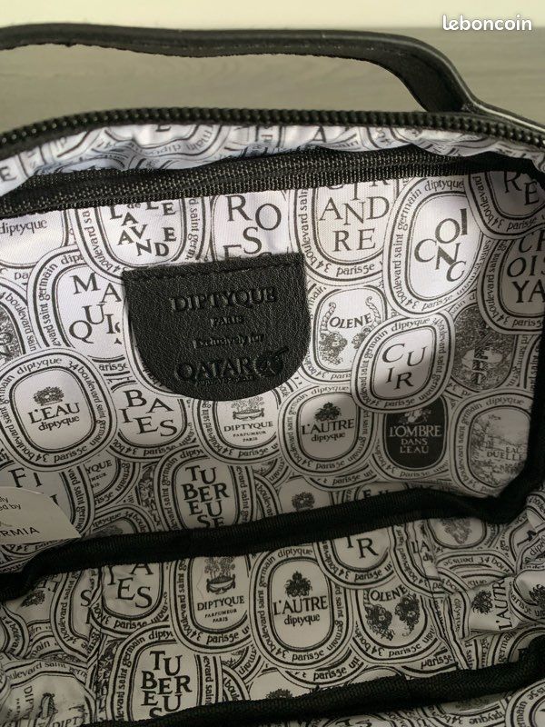 Lot De 2 Sacs De Voyage Qatar Airways - Trousse De Toilette Accessoires