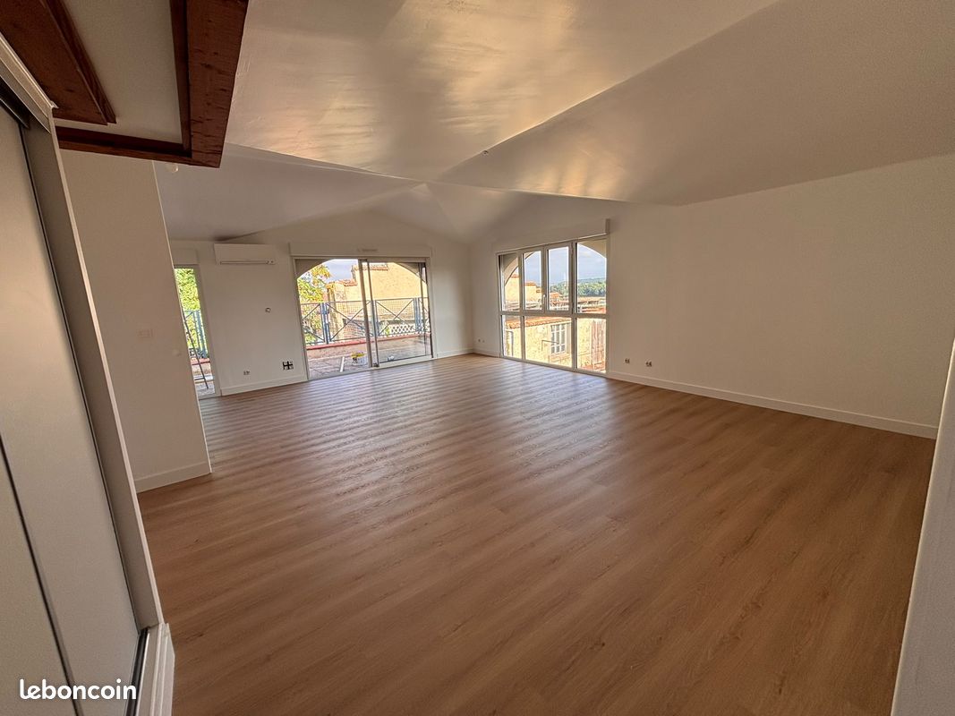 Appartement 5 pièces 110 m² · à Lectoure · 110 m² · 750 €/mois