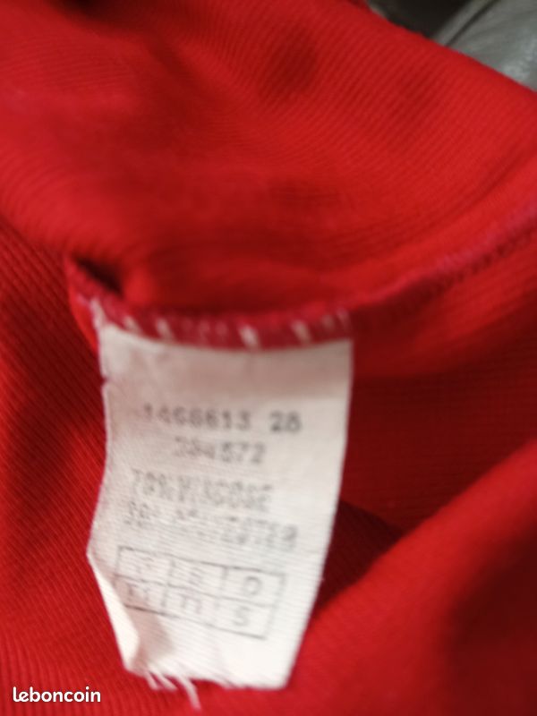 Sous pull femme 
Peu porté 
Taille 1
Viscose 70%
Polyester 30% (image 3)