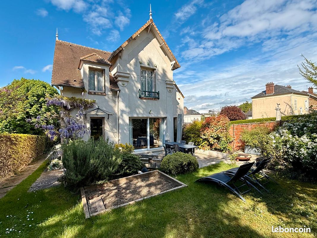 Maison 6 pièces 115 m² · à Mézières-sur-Seine · 115 m² · 389 000 €