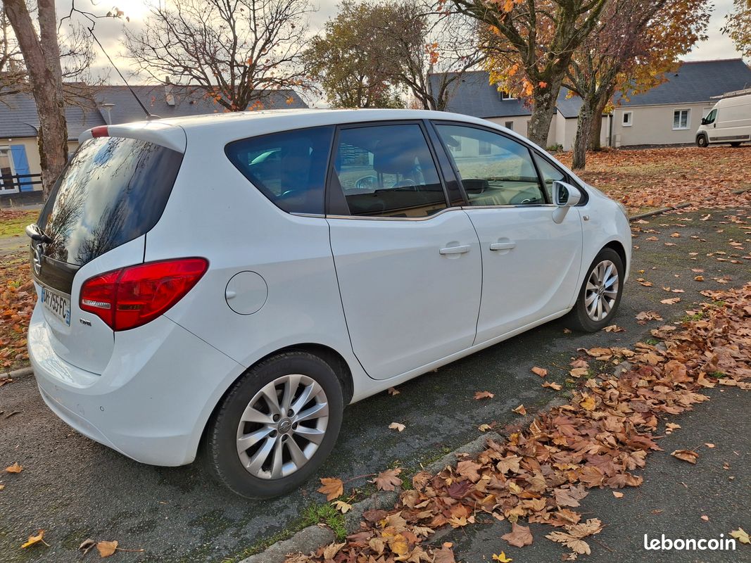 Monospace OPEL Meriva Diesel - Voitures