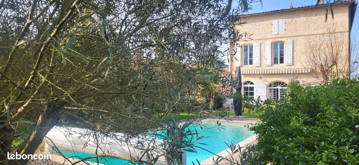 Maison 9 pièces 280 m² · à Plassac · 280 m² · 572 000 €