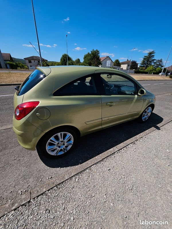 Bonjour je vend ma voiture opel (image 1)